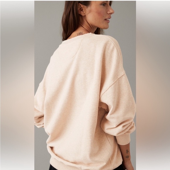 American Eagle AE Oversized Rolling Stones Lips Sweatshirt Heathered Cream Pink - Picture 2 of 12